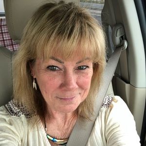 Meet your Posher, Debbie